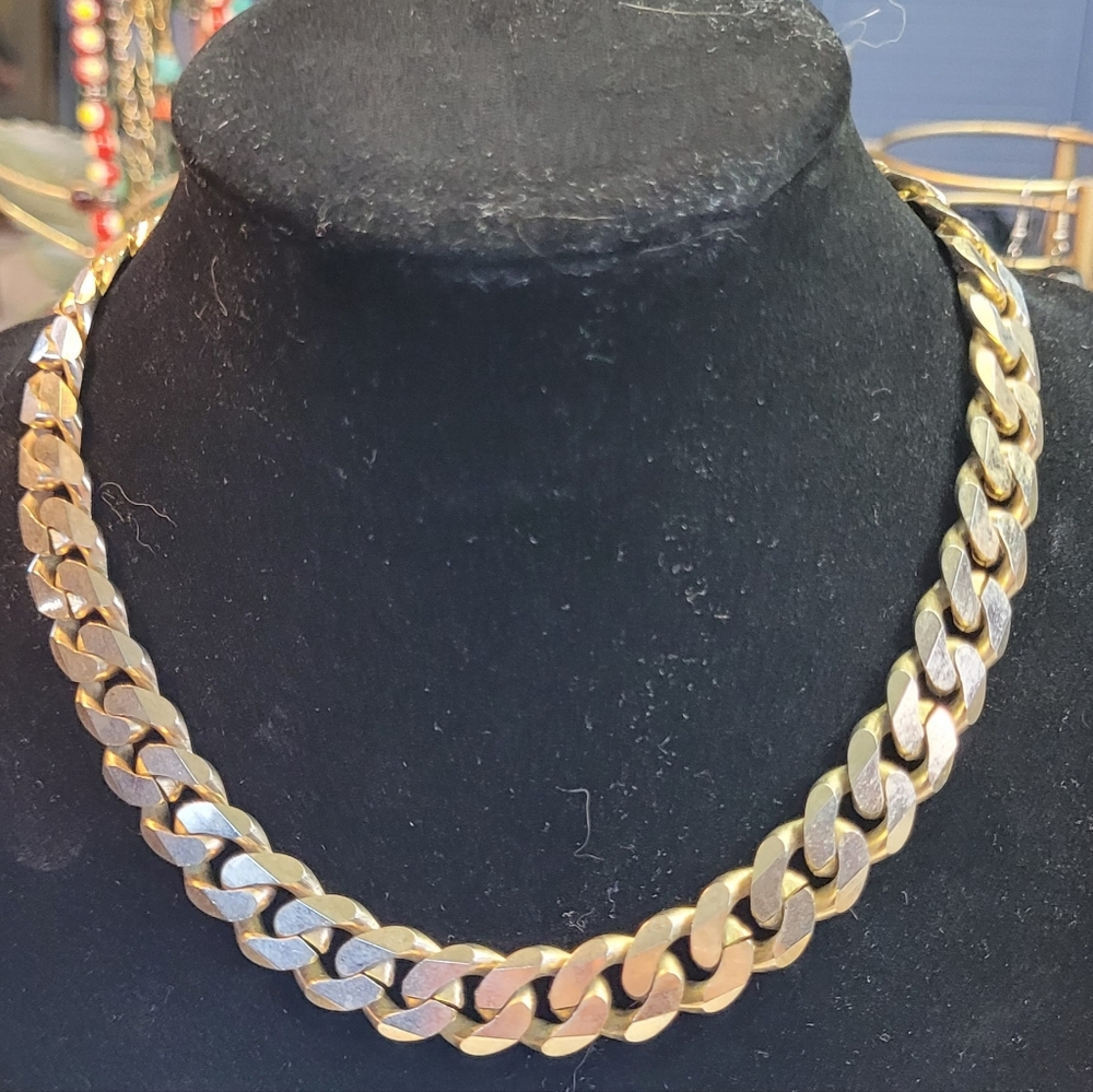 Les Bernard Chain Necklacee